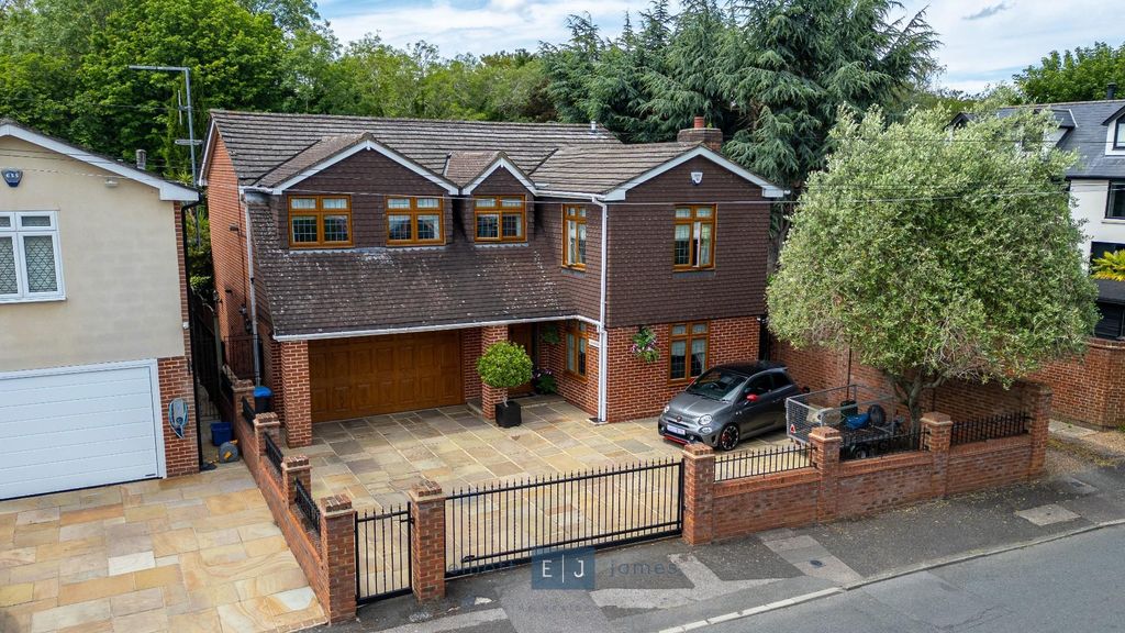 Property photo 1 of 43