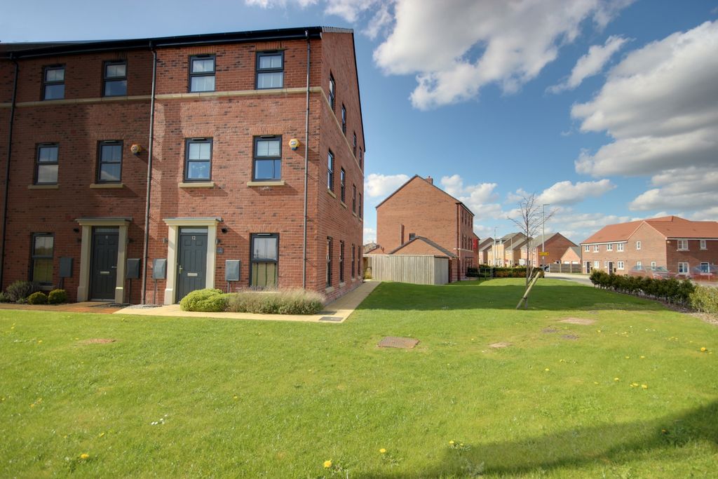 Property photo 1 of 13 1 Front A