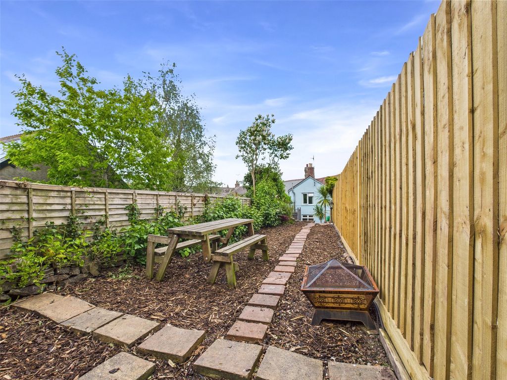 Property photo 3 of 16 Garden