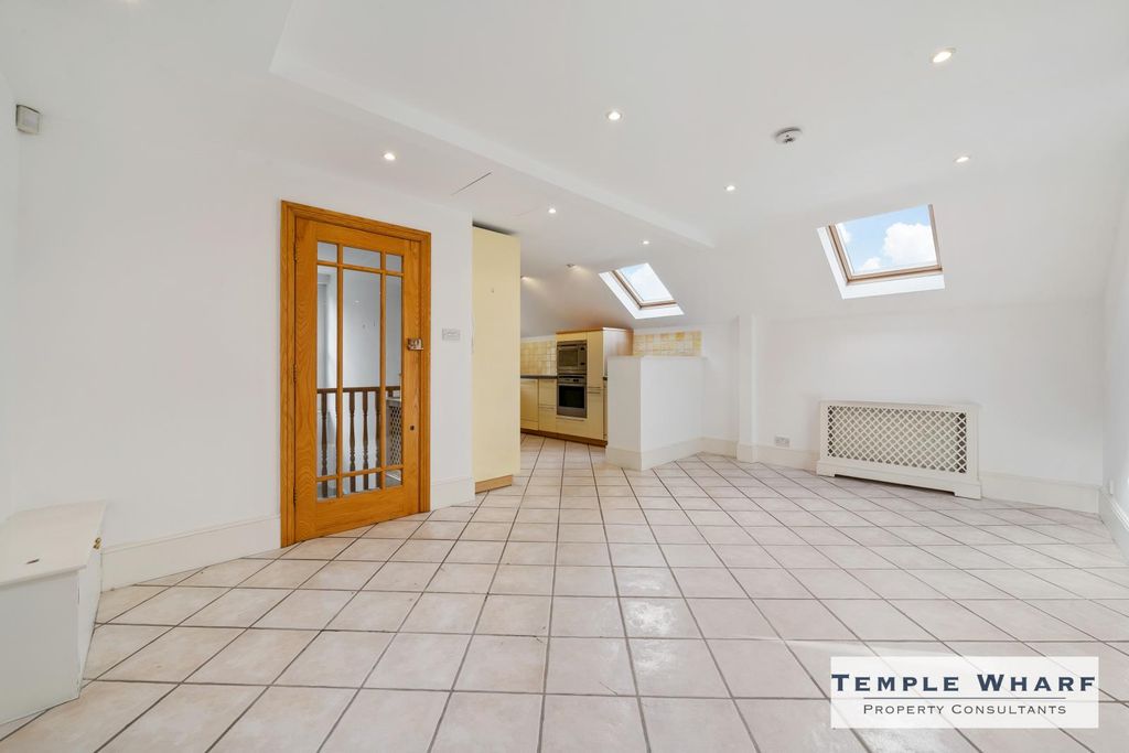 Property photo 3 of 12 Two Bedroom Flat