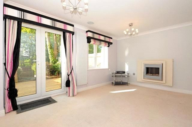 Property photo 3 of 11 Picture No. 12