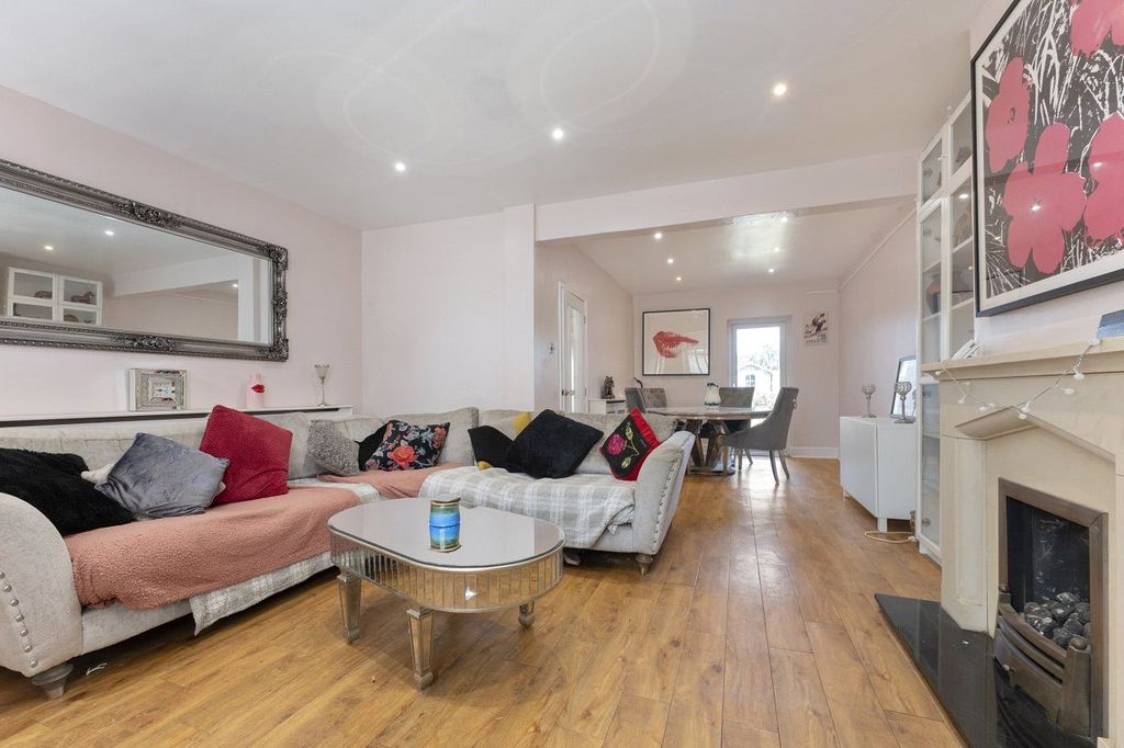 Property photo 2 of 17 Picture No. 05