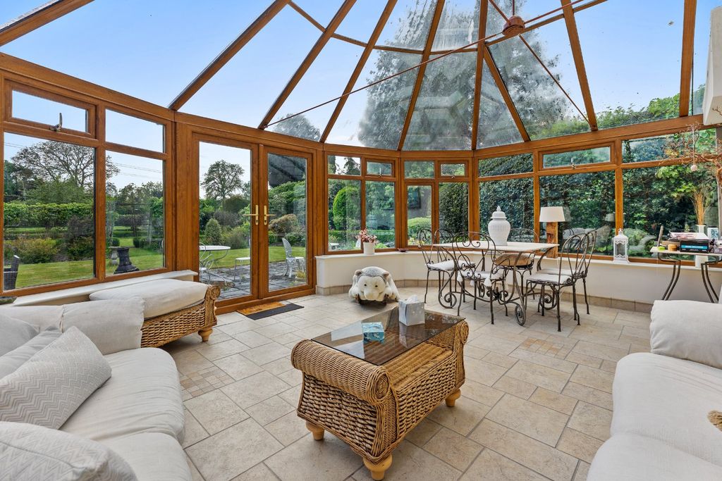 Property photo 3 of 37 Conservatory