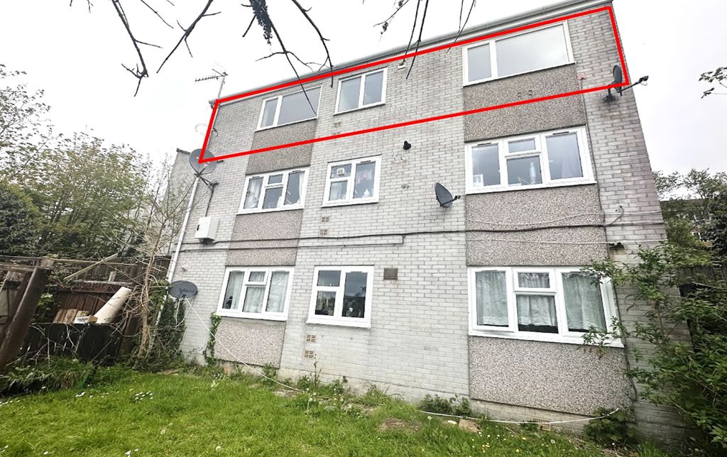 Property photo 2 of 8 Main Piv