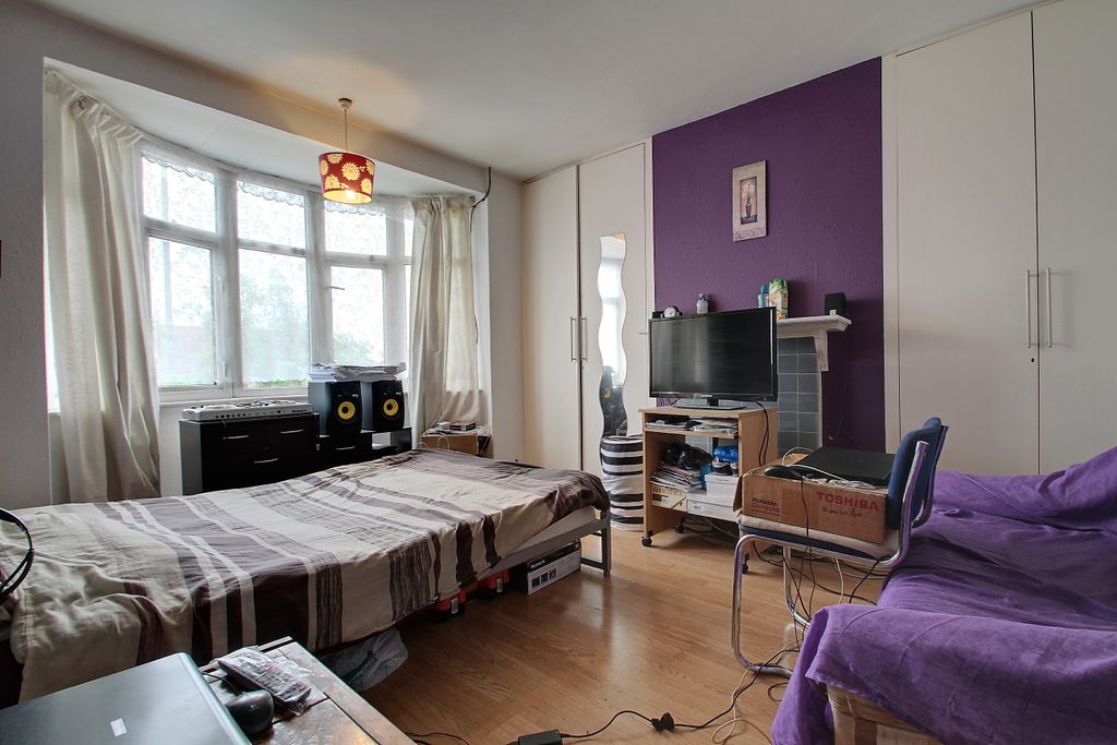 Property photo 2 of 7