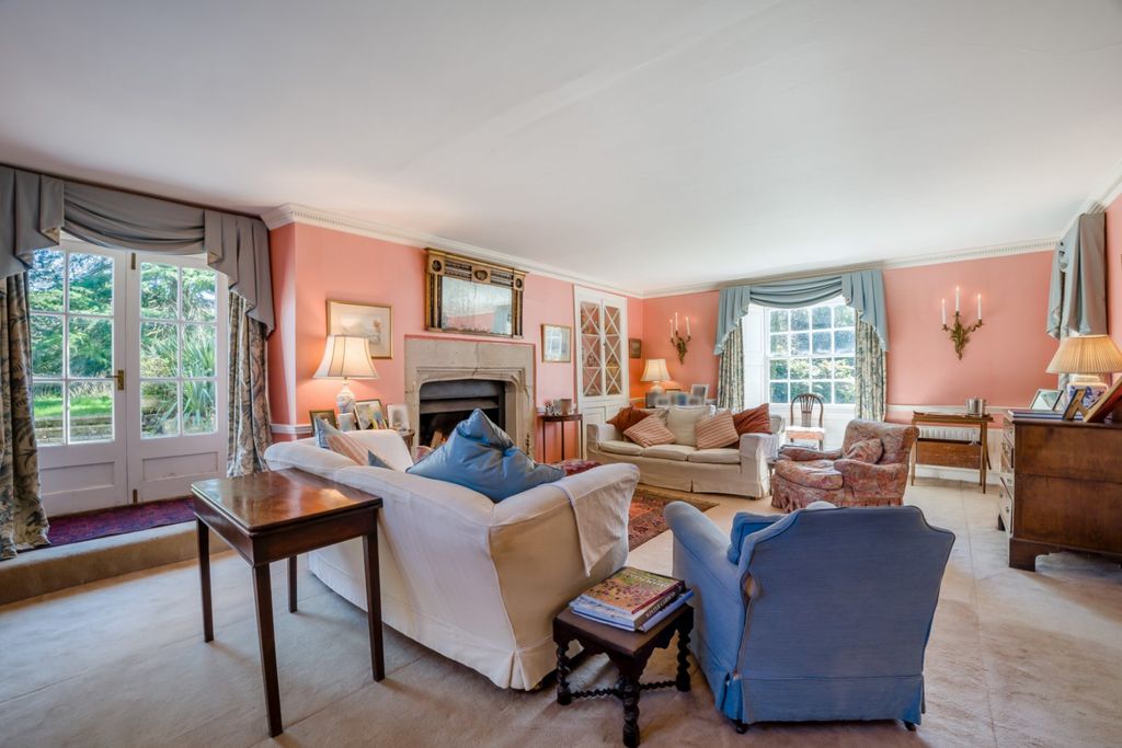 Property photo 2 of 22 Sitting Room