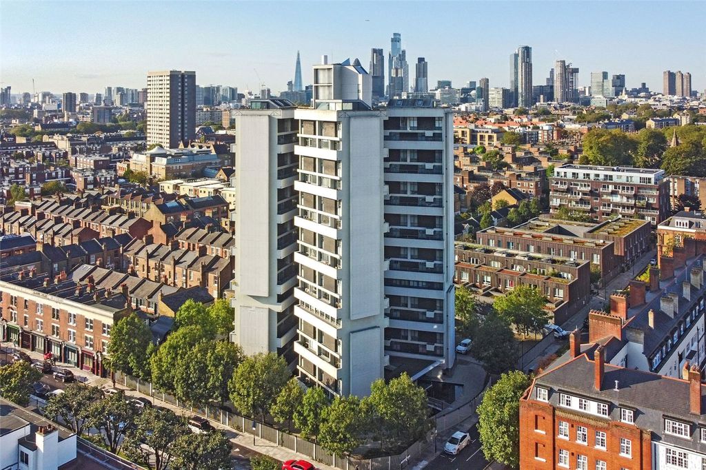 Property photo 1 of 12 Keeling House E2
