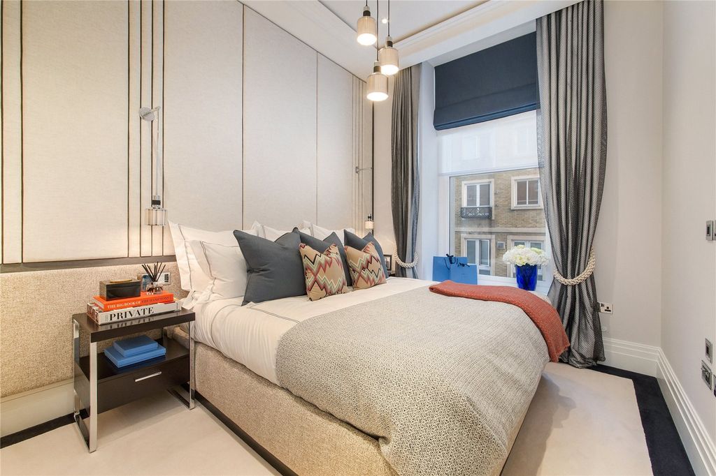 Property photo 3 of 12 The Beecham
