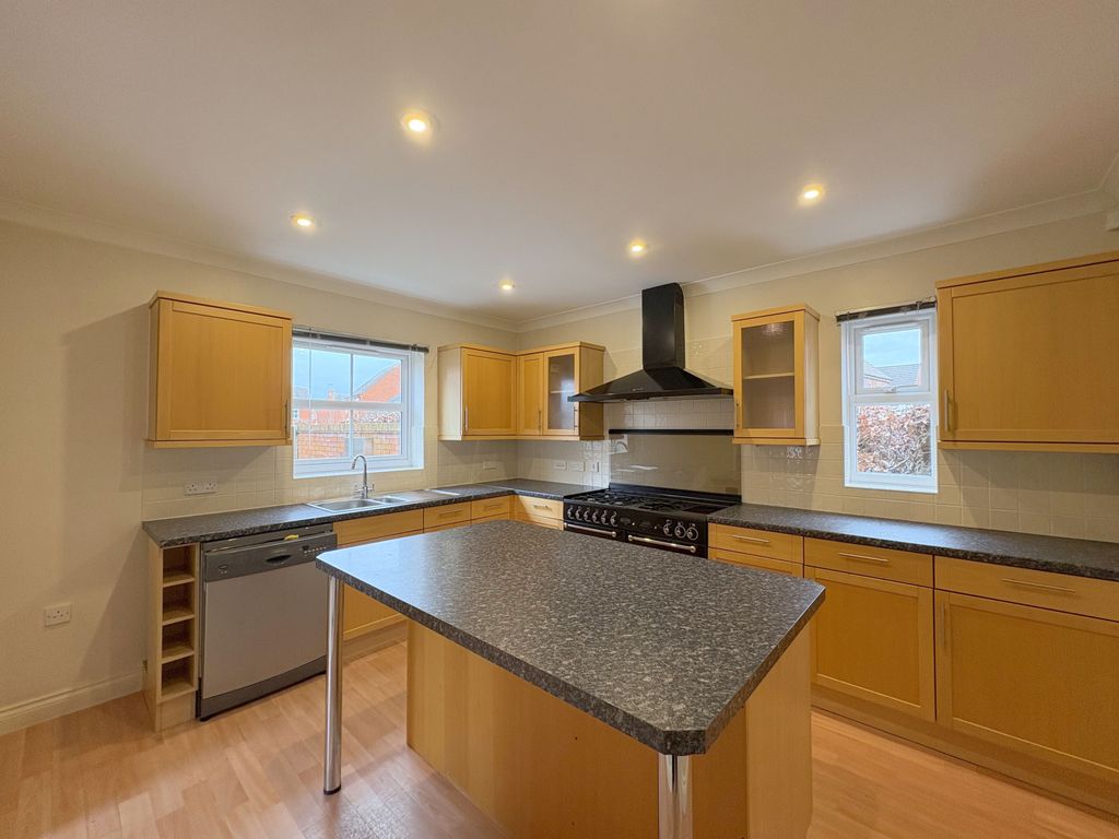 Property photo 3 of 19 Gallery