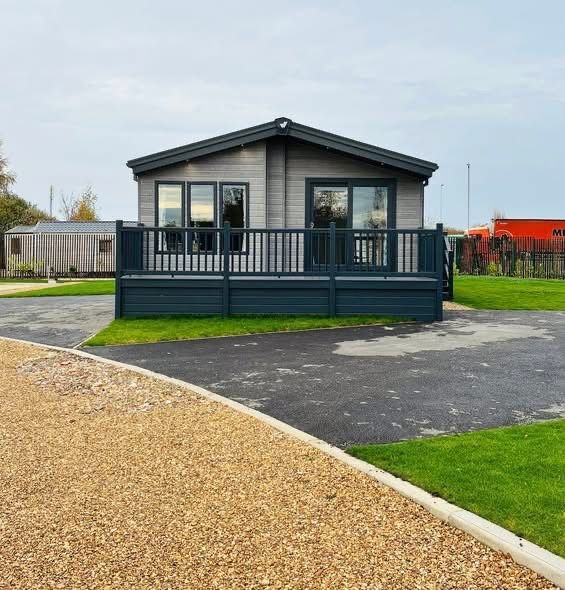 Property photo 2 of 11 Image0