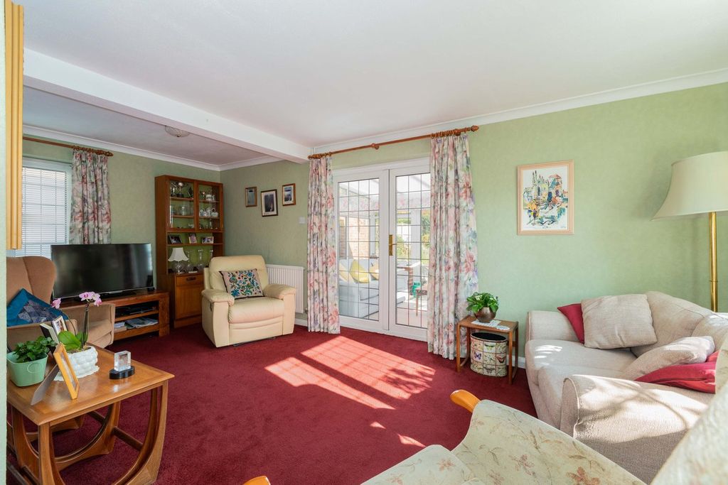 Property photo 2 of 12