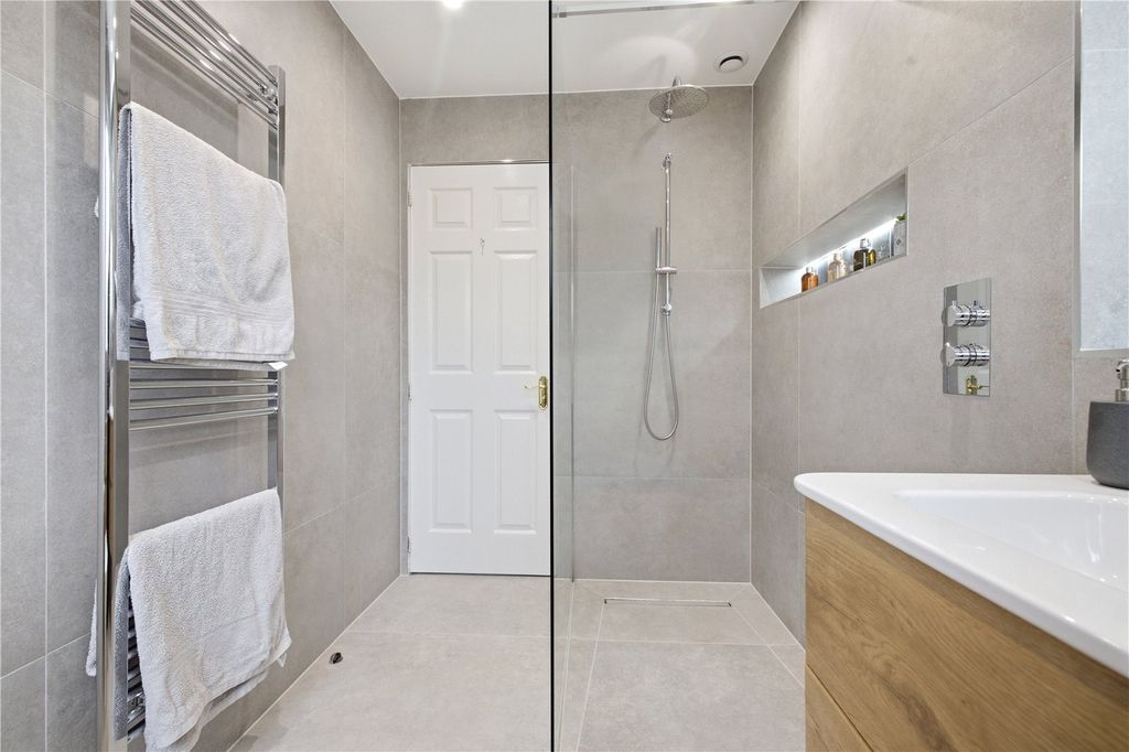Additional image 21 of 5 bed detached house for saleBatterflatts Gardens, Stirling, Stirlingshire FK7