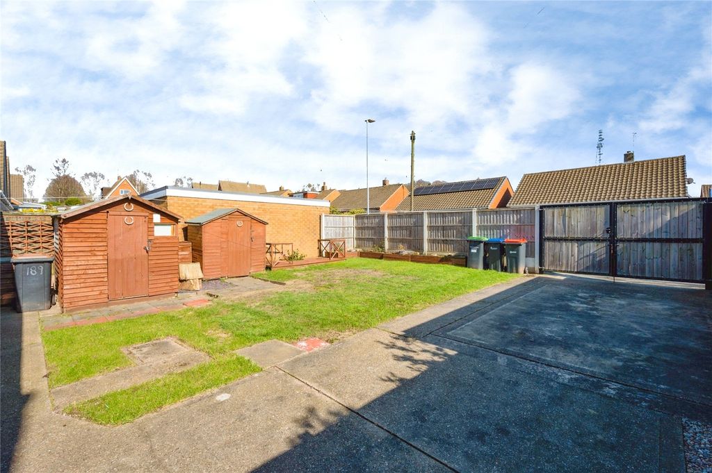 Property photo 3 of 20 Garden