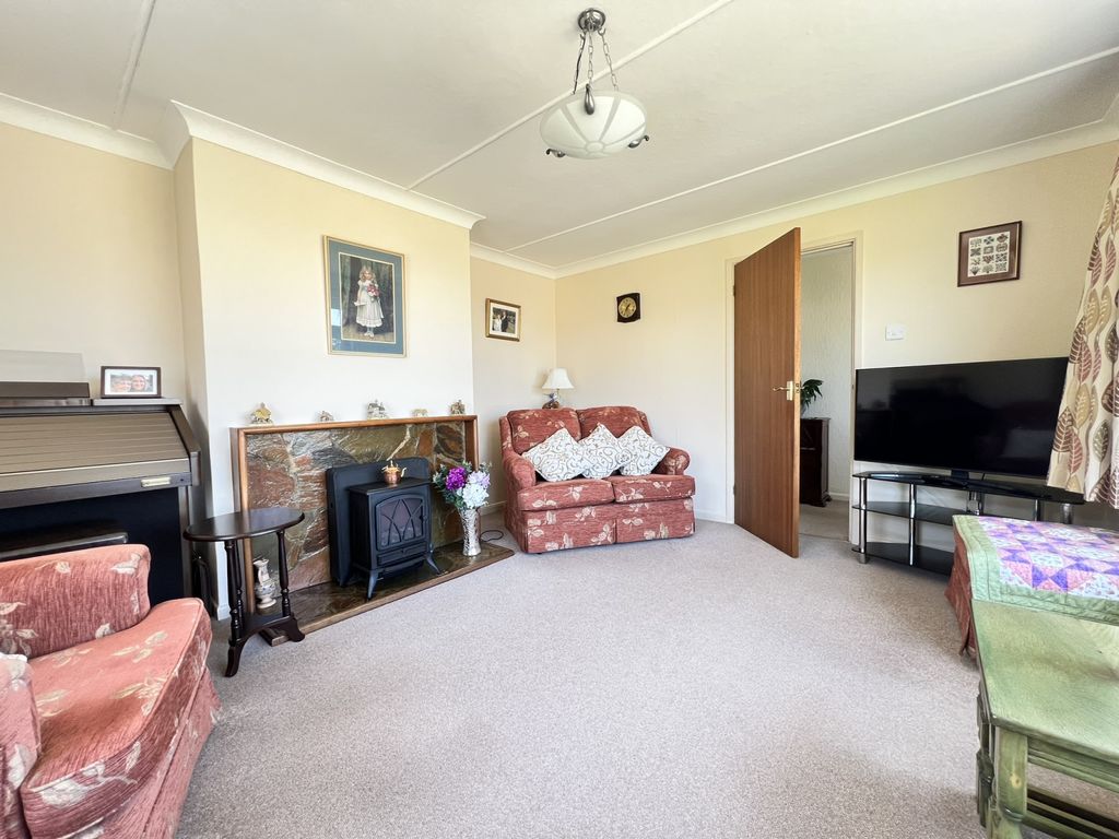 Property photo 3 of 16 Gallery