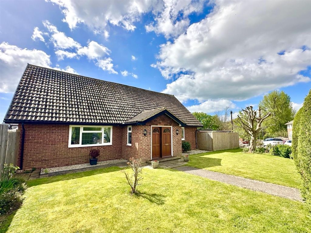 Property photo 2 of 31