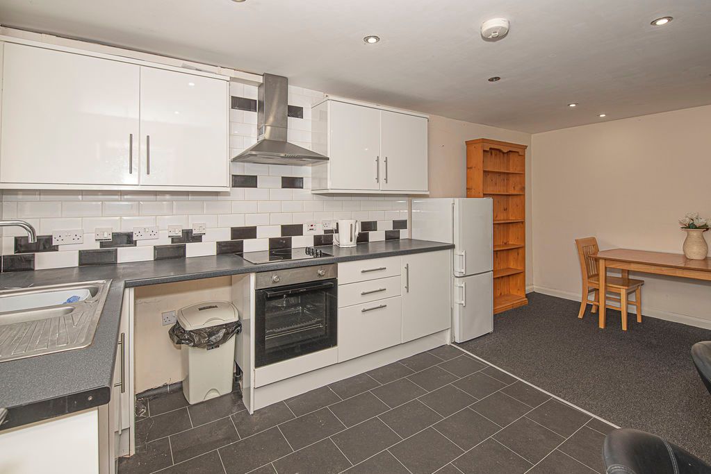 Property photo 2 of 17 Photo 11