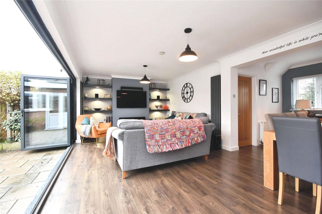 Property photo 2 of 21 Open Plan