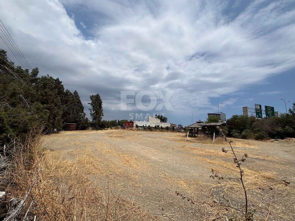 Property photo 1 of 4 Large Building Plot For Sale In Kato Polemidia