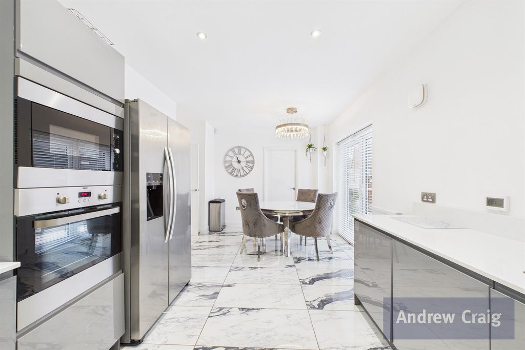 Property photo 3 of 16 Kitchen/Diner