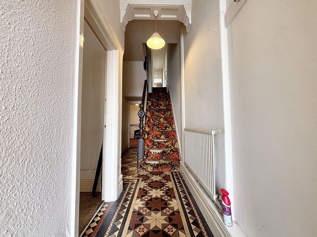 Property photo 3 of 27