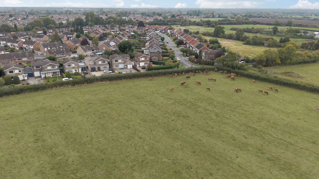 Property photo 2 of 29