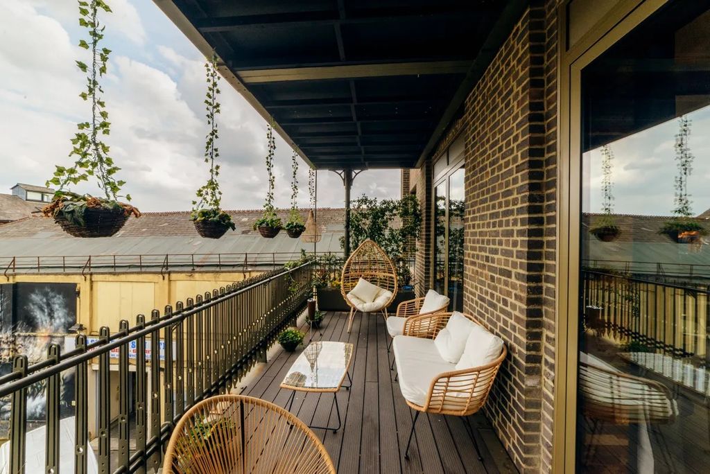 Property photo 2 of 3 Photo 2