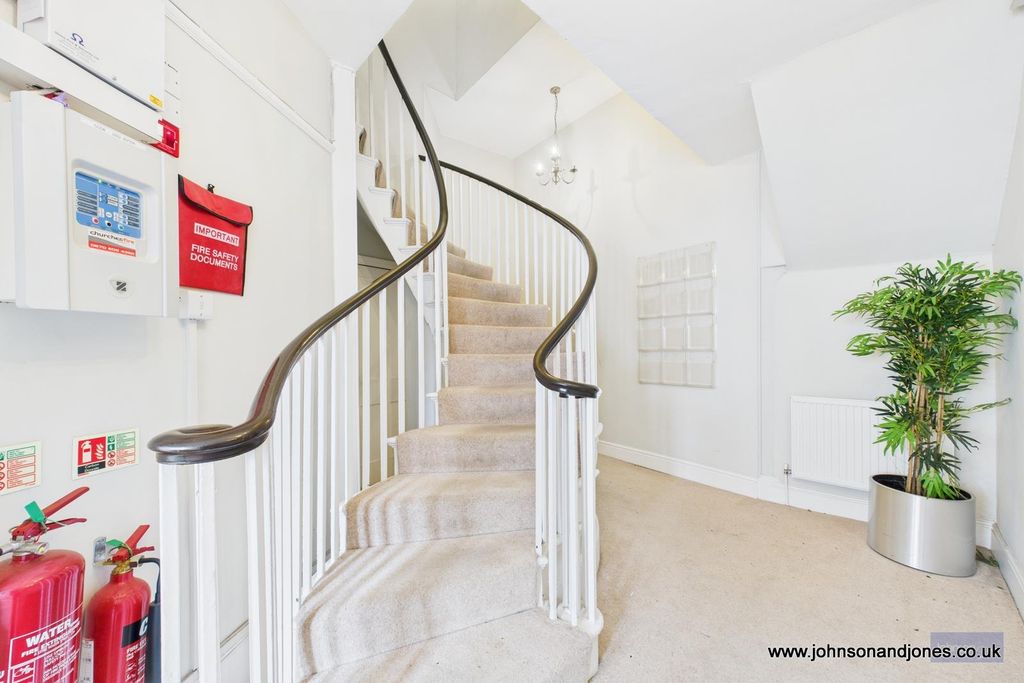 Property photo 2 of 15 Cam03220G0-Pr0111-Still001.Jpg