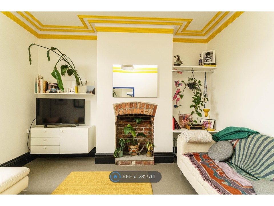 Property photo 1 of 19 Lounge Fire Place