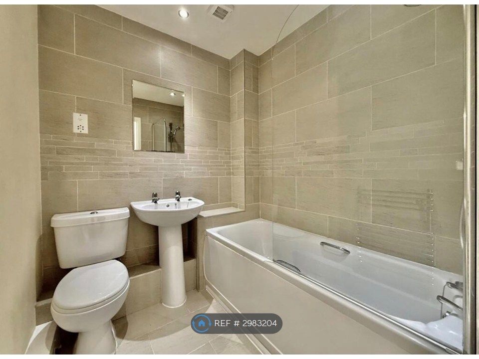 Property photo 3 of 15 Bathroom