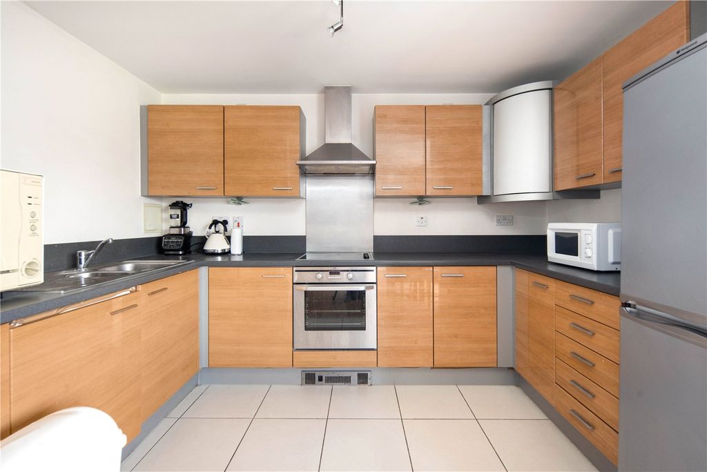 Property photo 3 of 14 Kitchen