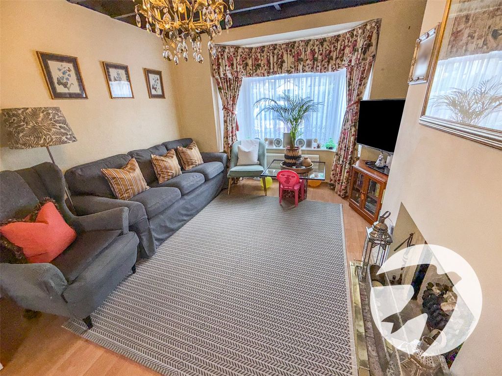 Property photo 2 of 16 Picture No. 14