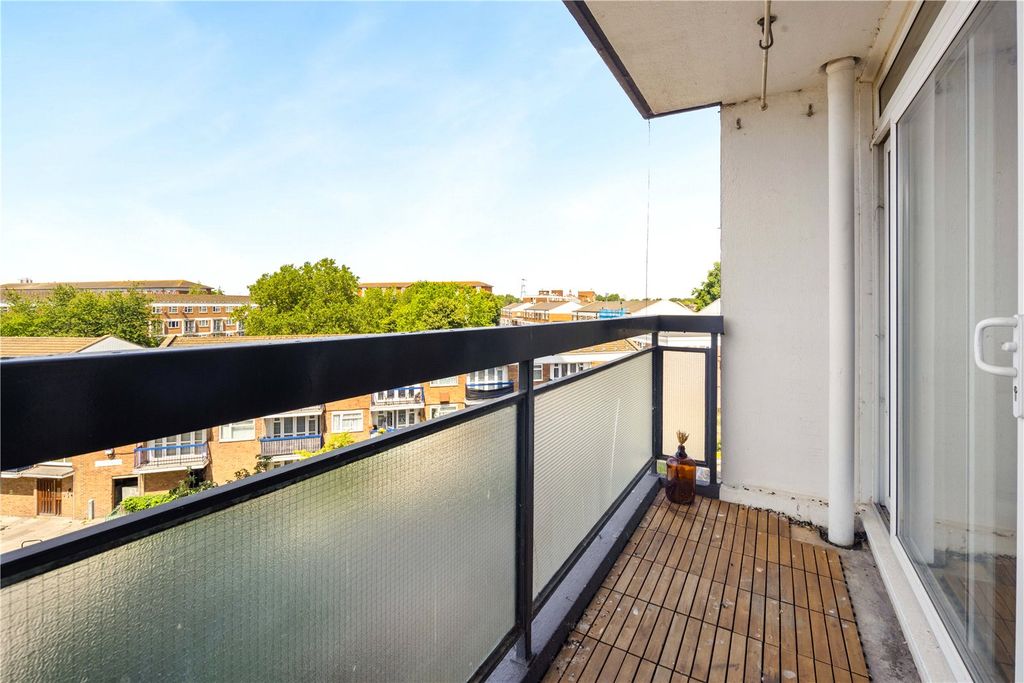 Property photo 3 of 17 Balcony