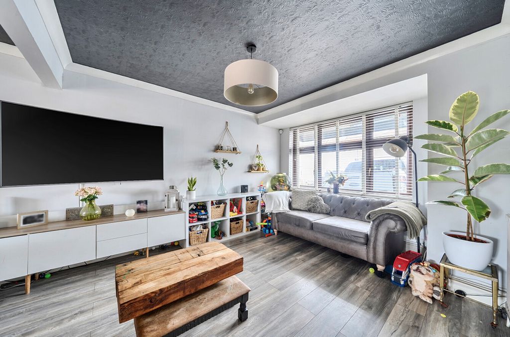 Property photo 3 of 30