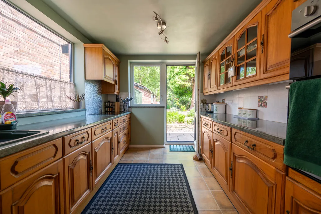 House in Nottingham, Chilwell - More