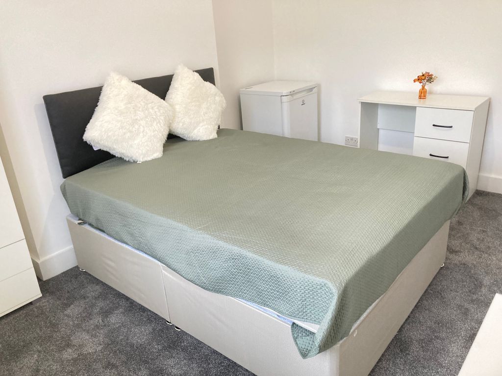 Property photo 2 of 3