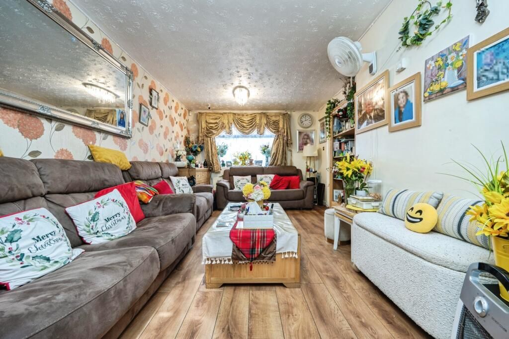 Property photo 2 of 19