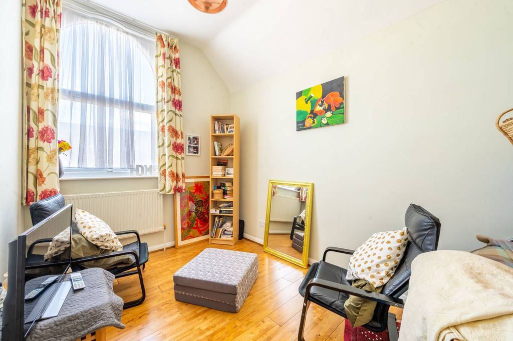 Property photo 2 of 5