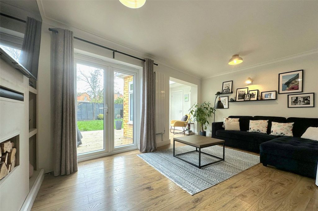 Property photo 2 of 12 Picture No. 11