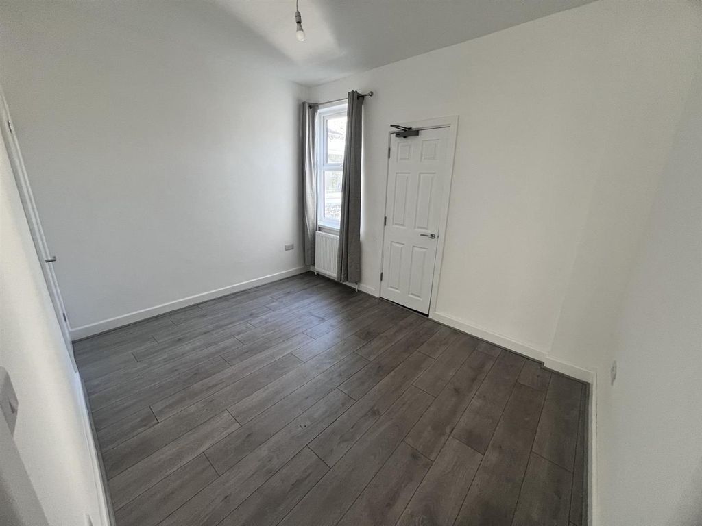 Property photo 2 of 9 Lounge.Jpg