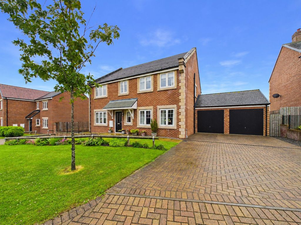 Property photo 1 of 18 External