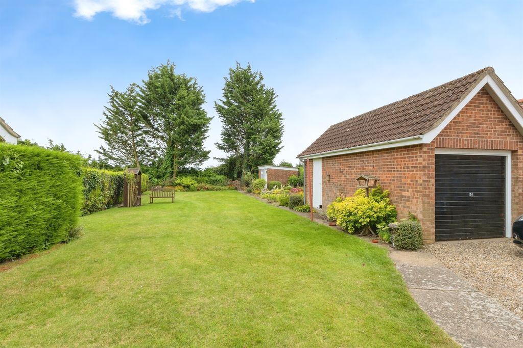 Property photo 2 of 18
