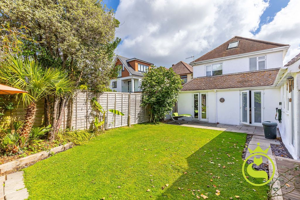 Property photo 1 of 32