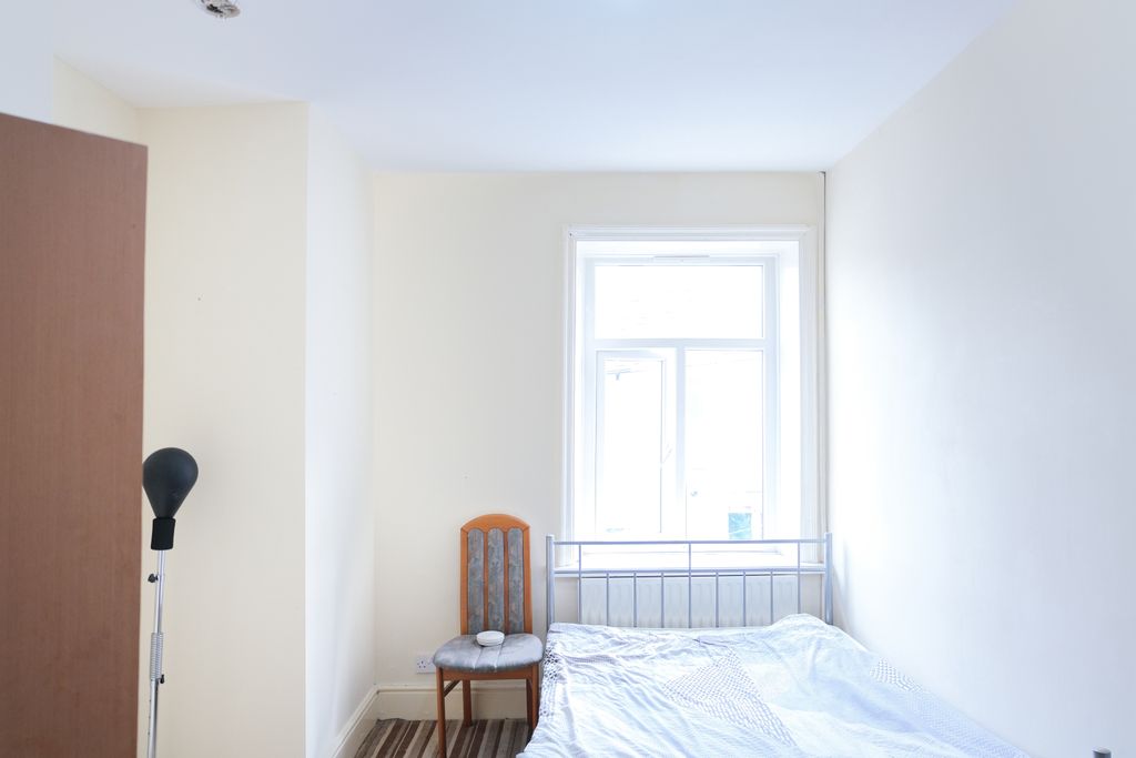 Property photo 2 of 26