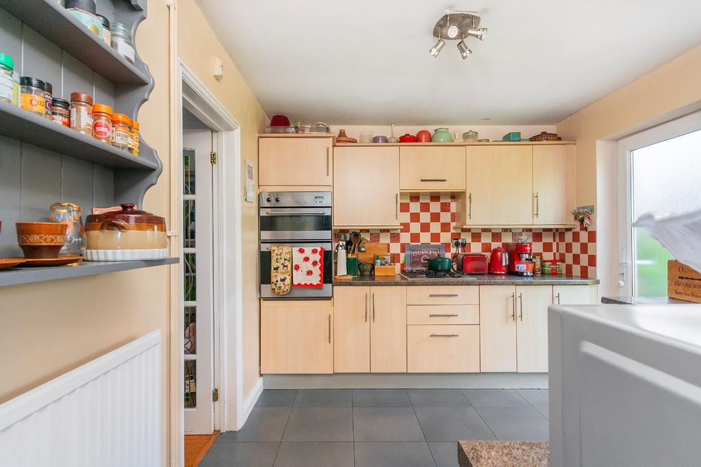 Property photo 3 of 25 1B0R4Br - Kitchen B.Jpg
