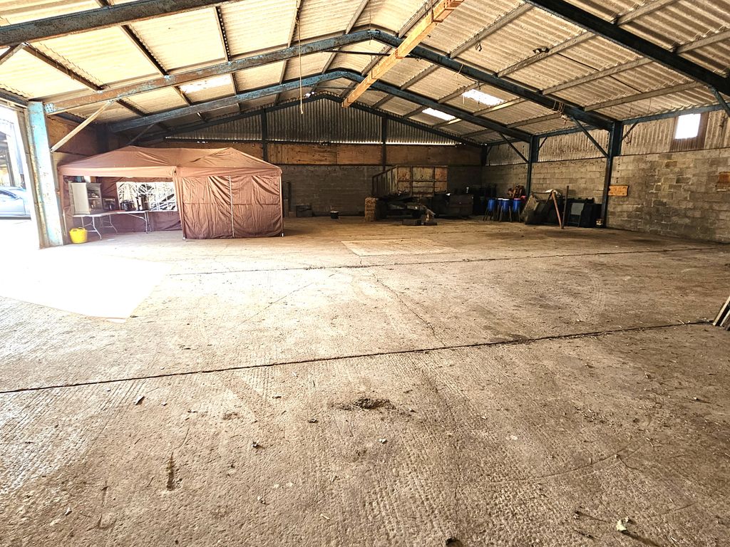 Property photo 3 of 4