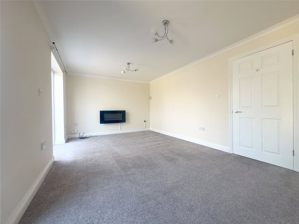 Property photo 3 of 13 Living Room