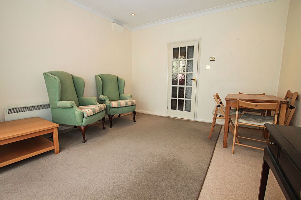 Property photo 3 of 11