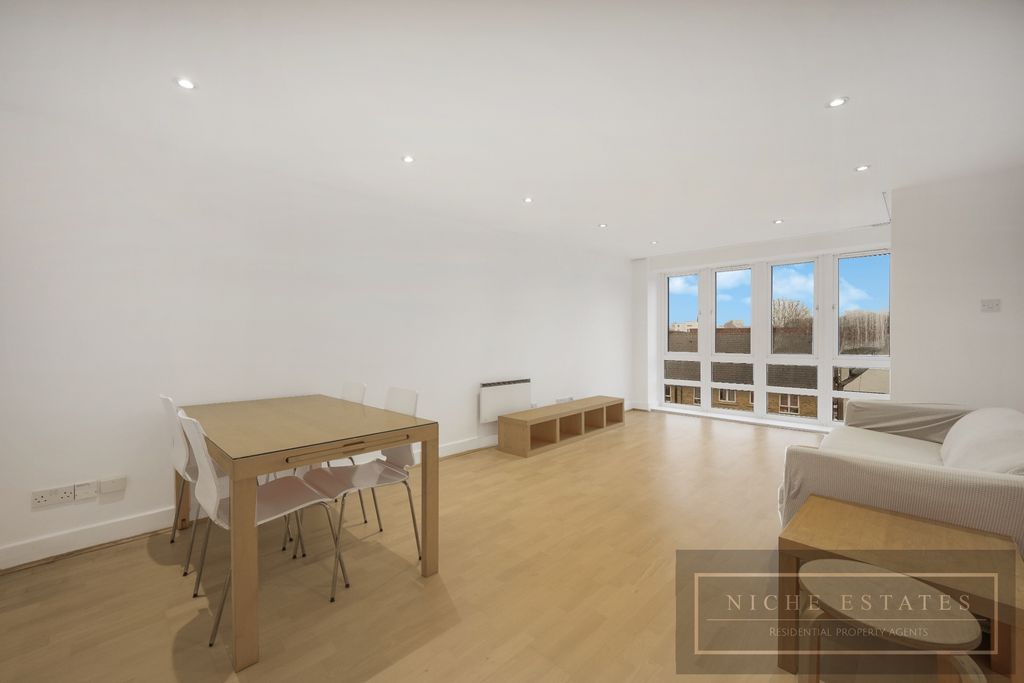 Property photo 2 of 20