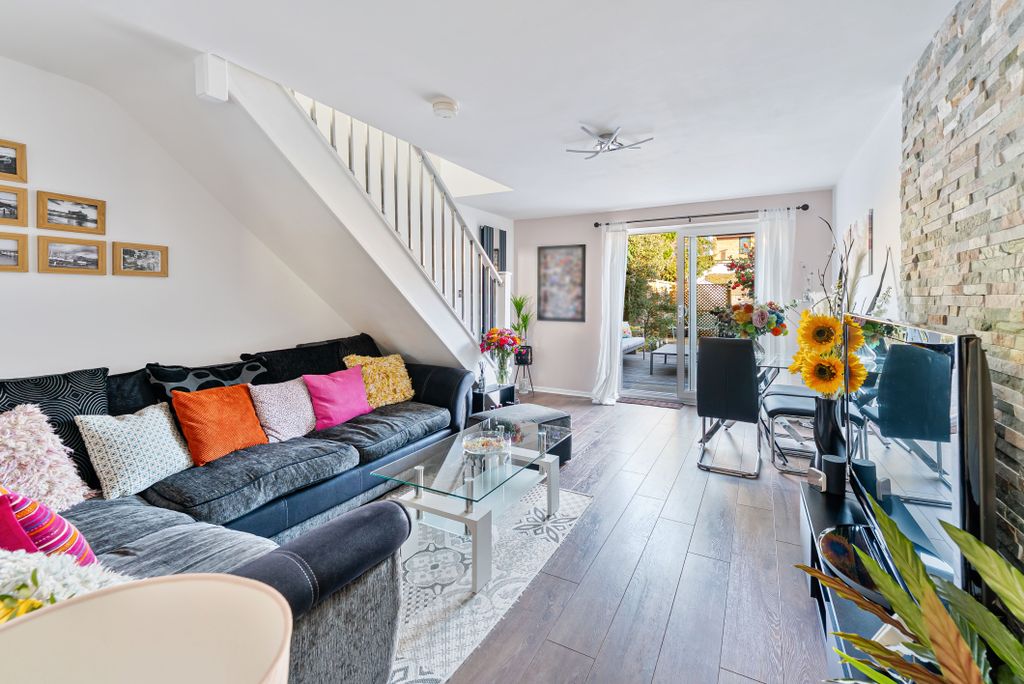 Property photo 2 of 25 Gallery