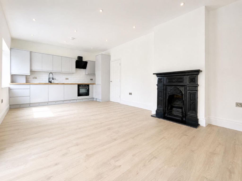 Property photo 2 of 14 Kitchen Open Plan.Png